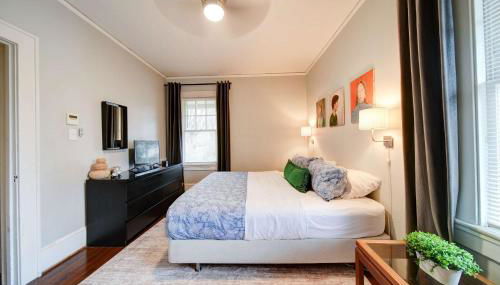 Elegant 1BR in Elizabeth with Covered Porch - Foto 5