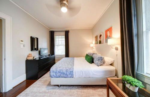 Elegant 1BR in Elizabeth with Covered Porch - Foto 5