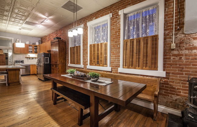 Elegant Loft-style Retreat in Old Firehouse Alley - Foto 5