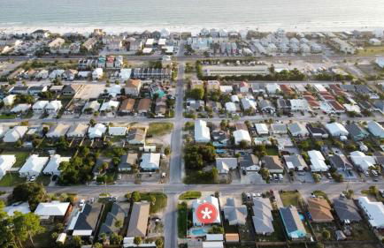 2 Fins Up, Beach Home, Private Pool , Golf Cart, 6 beds - Foto 2