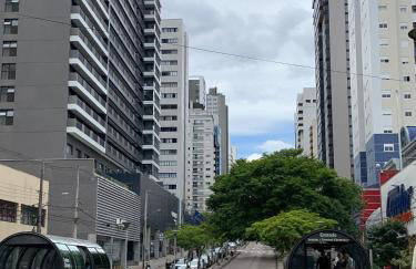 205- Apartamento 1 quarto suite, Encantador, amplo e decorado, mobiliario moderno, cozinha completa com utensílios , Excelente vista da cidade e localização privelegiada no bairro Bigorrilho , - Photo 9