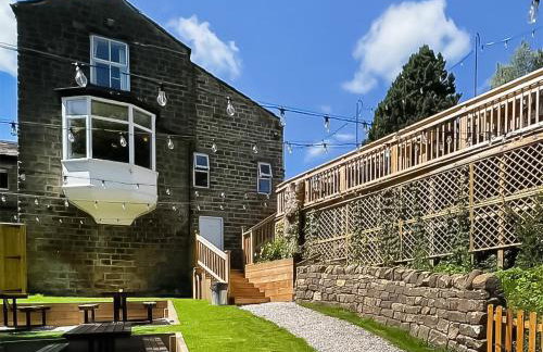 The Hermit Inn Hideout - Photo 1