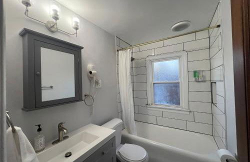 Super close to Cleveland Clinic Fairview Colibri - Foto 27