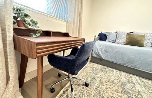 Freshly Renovated Family Home with Game Room, AC, King Bed, Luxury Bathroom - Foto 11