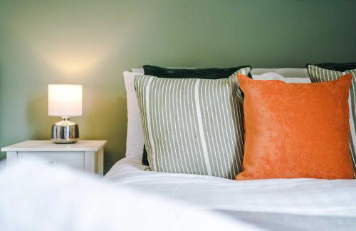 Spacious 3 Bed in Manchester by 53 Degrees Property, Perfect for Group Stays, Sleeps 8 with Free Parking! - Foto 11