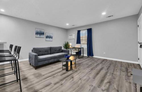 Bright 1BR Condo close to Food and Entertainment - Foto 12