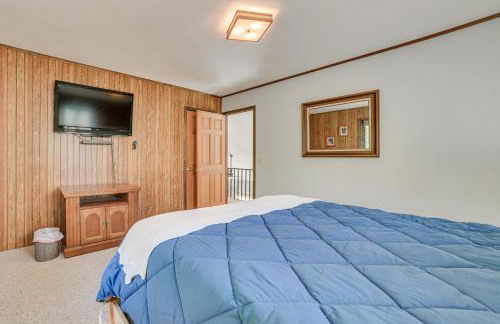 Pet-friendly Lakefront Gaylord Home with Dock! - Foto 12