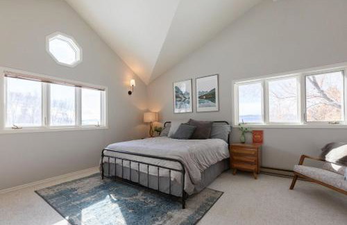 Cedar Creek Chalet - Snowmobilers Dream - Hot tub - Foto 4