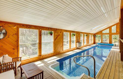 Lake George Oasis with 9 Acres, Hot Tub and Game Room! - Foto 1