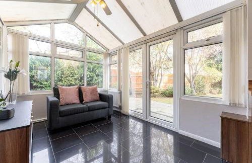 Large Home near Edgbaston Stadium, UOB & QE hospital sleeps 6 - Foto 17