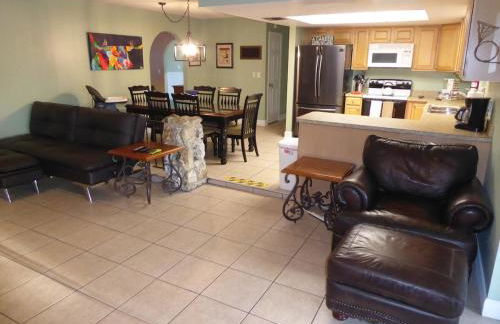 Perfecto Mundo 6, Orlando Area 4BR-2MB-3Bath Huge Pool, Ping Pong, Billiard, Disney Universal - Foto 12