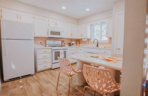 50 Shades of Pink-Private Hot Tub! - Foto 4