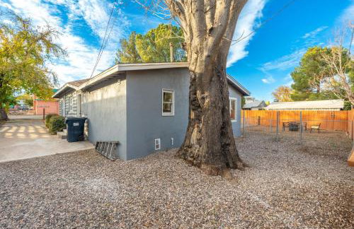 Walk to Old Town - Cozy Restored Cottage - Foto 41