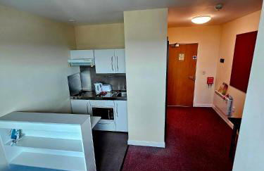 Student Only Premium Studio at St George's Tower - Foto 10