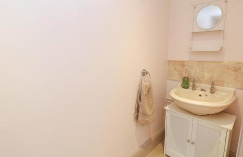 Ford Coach House Cottage - Photo 21