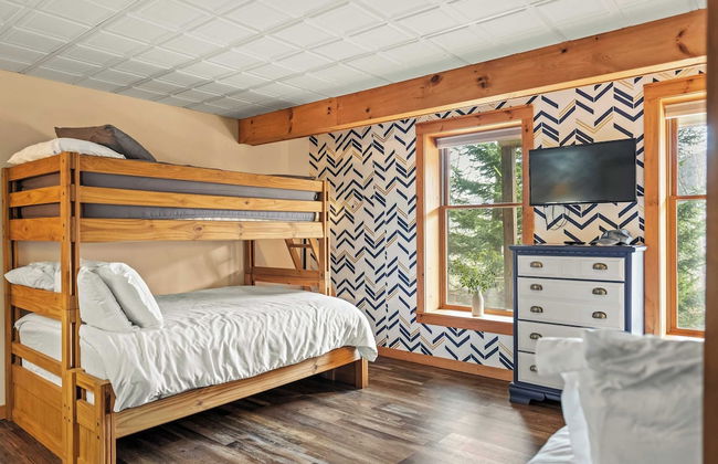 Mountain Escape With Game Room, Balcony & Stunning Views in the Poconos Christina - Foto 34