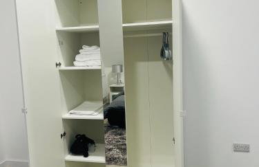 Luxurious New Home Near Airport - Foto 17