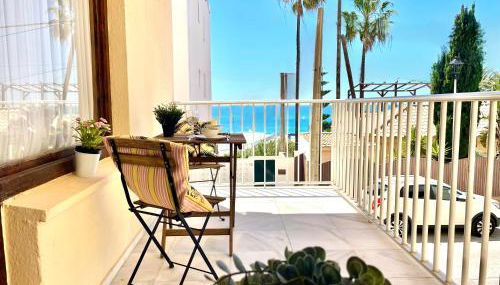 GATU Villa Cielo y Mar junto la playa, terraza , wifi y vista al mar ," Preferente mayores de 25 años y familias " - Foto 2