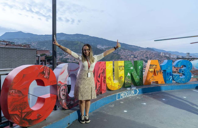 Tour do grafite pela Comuna 13 em micro–ônibus temático - Foto 5