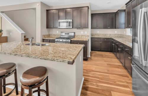 Stylish 3br 3 Bth w fireplace - Foto 18