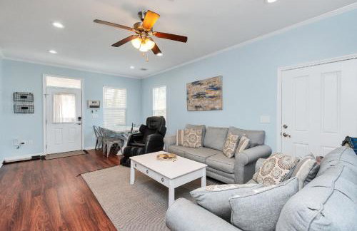 Summer Bliss 3BR Home, Walk to Beach Master Suite Sleeps 9 - Foto 25