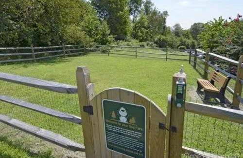 Pine Brook 804 I Pool Gym I Free Parking ! - Foto 10