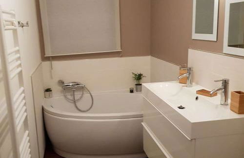 Villa bois à 500m plage avec jardin clos, WIFI et parking - Ile Grande - FR-1-368-215 - Foto 8