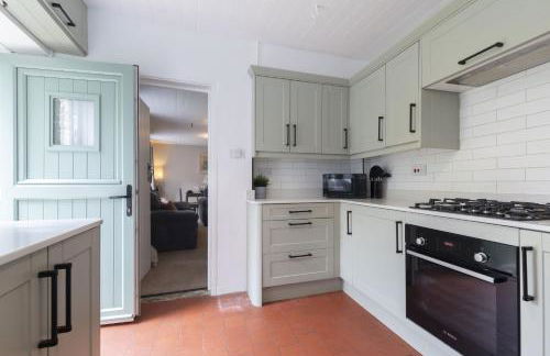 Charming 3-Bed Cottage by the River Usk - Foto 10
