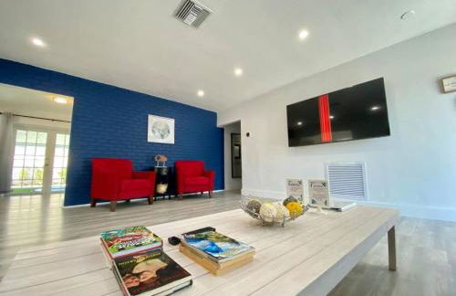 Royal Luxe Pool Home near Ft Laud airport and each - Photo 73