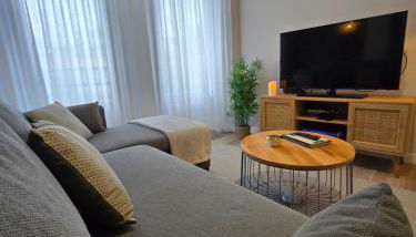 Cozy Dot Apartment - Photo 3