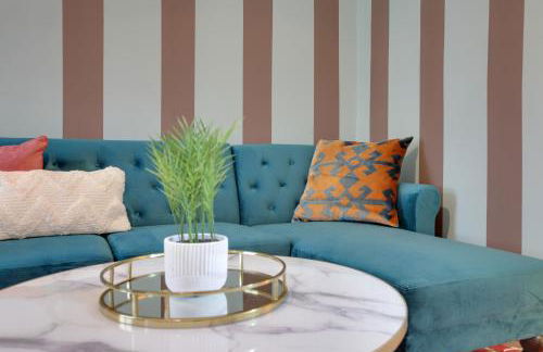 Ann’s Place - 2 Bed House Central Romford - Free Parking & Garden - Foto 7