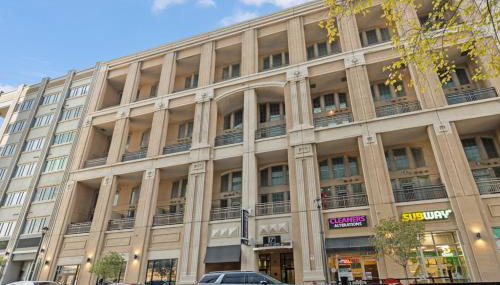King and Queen 2-Story Loft with 2 Ensuite Baths and Private Balcony at Atlantic Station - Foto 4