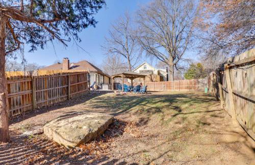 3,000-Sq-Ft Group Getaway with Pool Near Kansas City - Foto 39