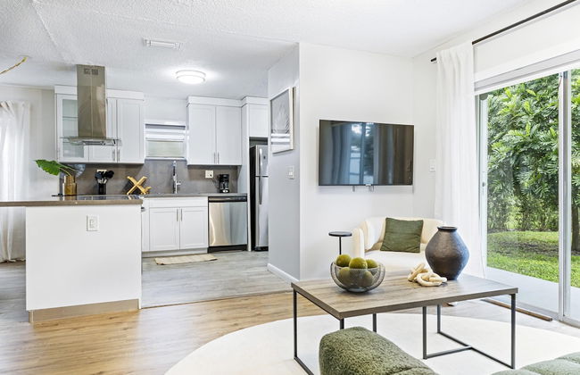 Hidden Garden A Serene Miami Escape - Photo 15