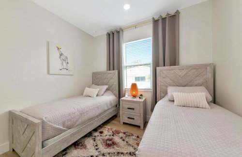 Bright New Home Family Oasis Near the Shore - Foto 15