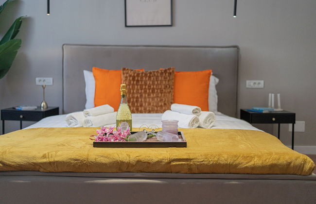 Playful & Trendy 2BR on Regina Elisabeta, Steps to Cismigiu Gardens | Bathtub & Boulevard Views - Foto 14