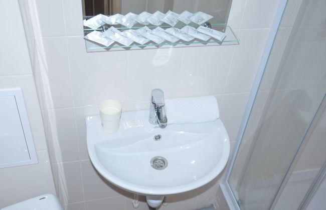 Two Bags Hotel - Photo 64