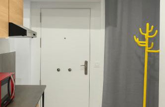 Hermoso Piso a 5 Minutos de la Estación De Bus y Tren María Zambrano - Foto 7