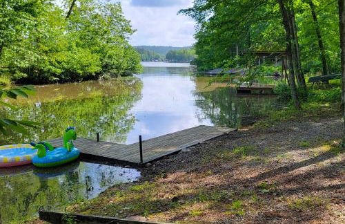 Kayaks and Boat Dock Lakeside Hot Springs Retreat - Foto 34
