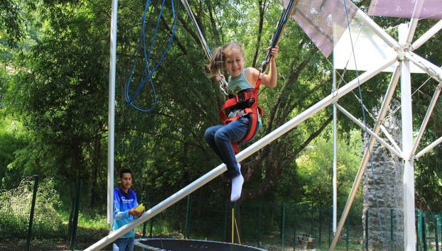Actividades en la zona infantil del Parque Ecoturístico Cola de Caballo con traslados opcionales - Foto 3