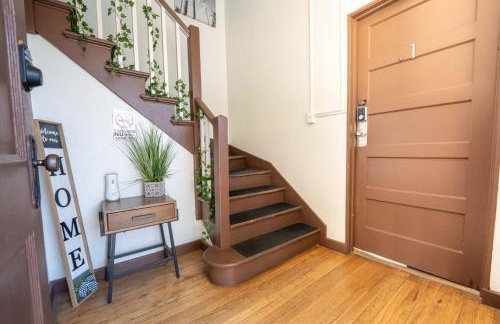 Breezy 1BR Retreat Walk to UofA and Spring Fun - Foto 27