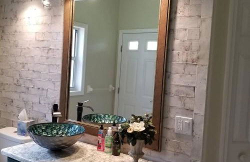 Black Diamond Beauty with Concierge Service - Photo 21