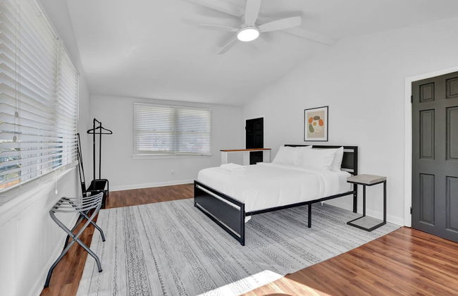 Chamblee Retreat 3BR Home w Spacious Porch - Foto 9