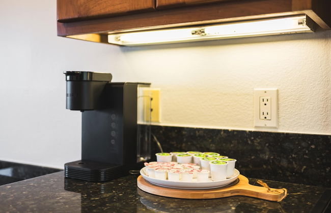 Waterfront Retreat With Stunning Views Modern Co - Foto 34