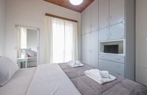 In the center of Messolonghi - Photo 64