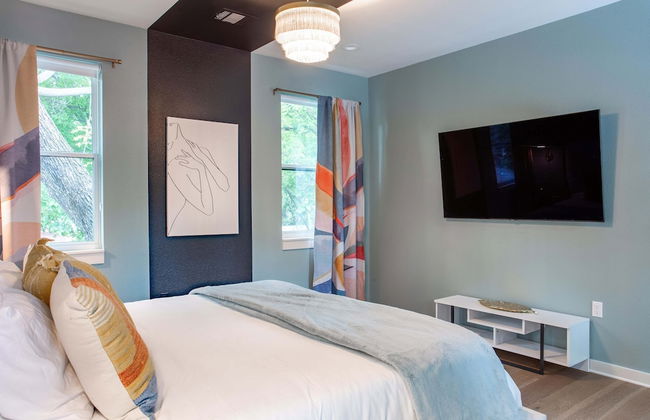 Upstay - Pristine Pool Palace - 7min to Rainey St - Photo 26