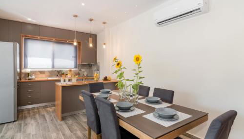 Maridenia Villa - Family Escape with Private Pool, by ZanteWize - Foto 5