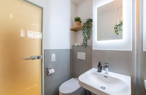 Best Butler * Bohemian Spirit In the Alps * Netflix - Photo 6