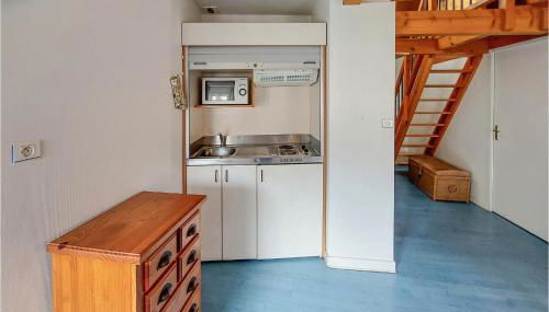 Stunning Apartment In Usson-En-Forez - Foto 3