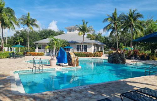 Lovely 2-Bedroom plus Den Condo in Greenlinks Resort - Photo 6